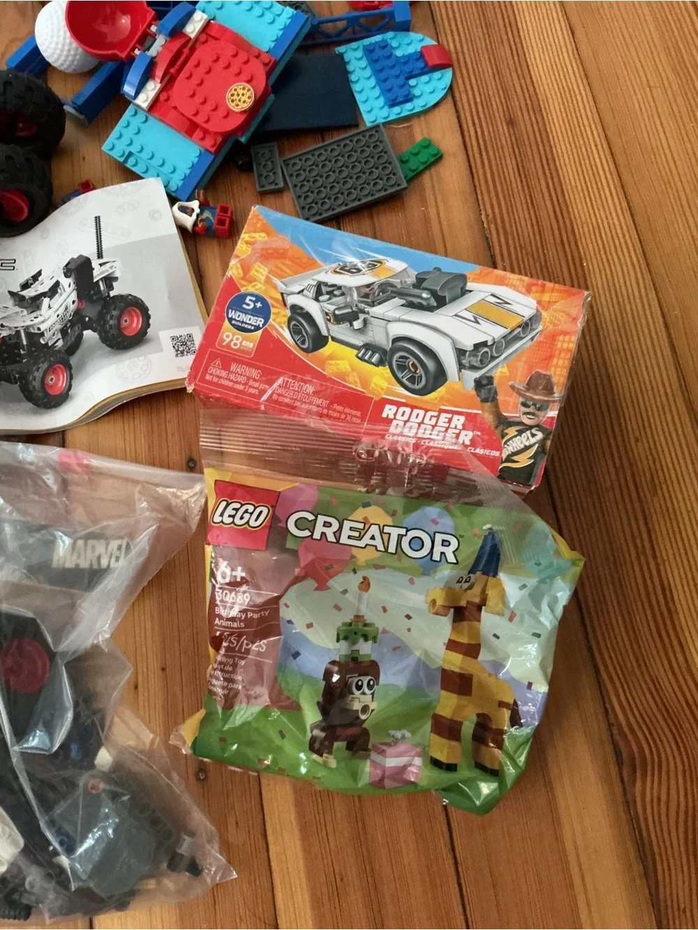 Tons of Legos ! - Picture 12 of 16